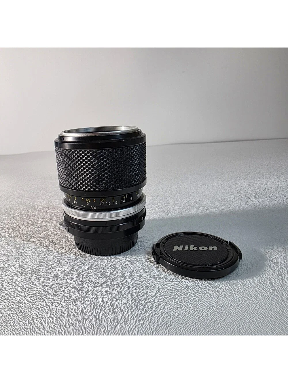 Clean Nikon Zoom-Nikkor Auto f/3.5 43mm-86mm Non-AI Camera Lens w/ Nikon Caps